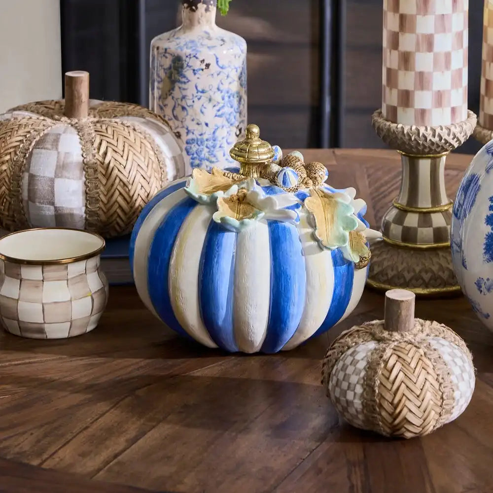 Royal Autumn Small Acorn Pumpkin